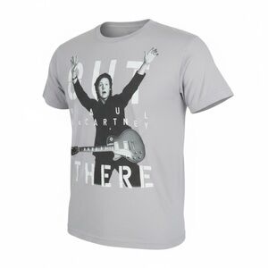 👑 PAUL McCARTNEY “Out There” 2013 Tour Tee 👑
🎸 Medium | Vintage Gray | Iconic